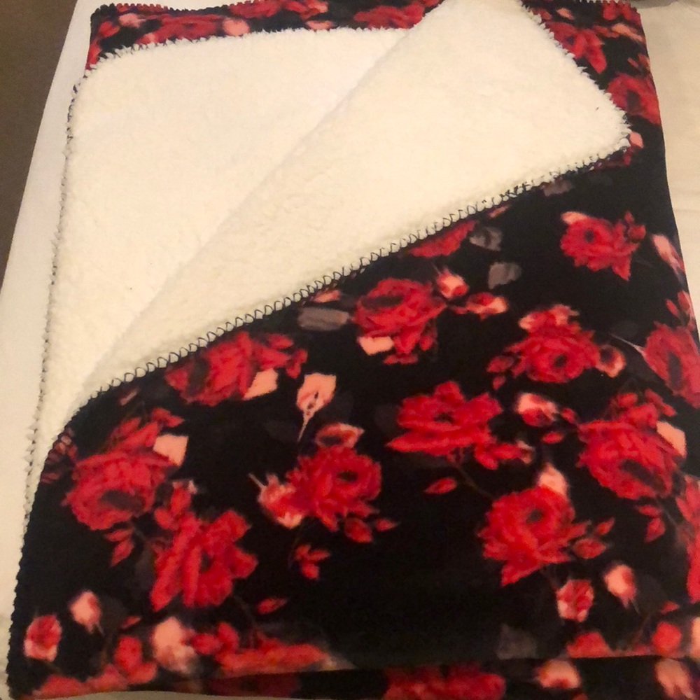 NEW Victoria’s Secret Blanket